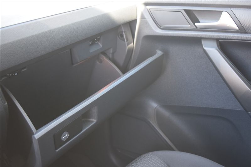Volkswagen Caddy 2,0 TDI 75KW ODPOČET 2XPNEU - fotka 49 z 50