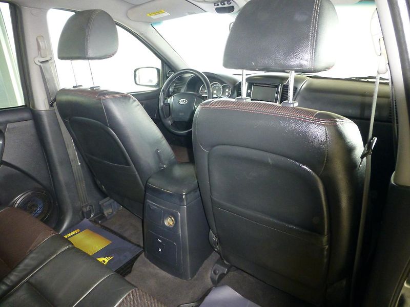 Kia Sorento (2007) 2,5CRDI*NAVI*VYHŘ.S**+SADA*4X4 - fotka 22 z 27