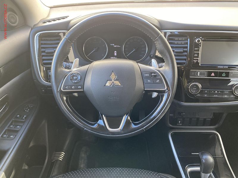 Mitsubishi Outlander (2019) 2.0MiVEC, AT, +ALU, navi, TZ - fotka 11 z 17