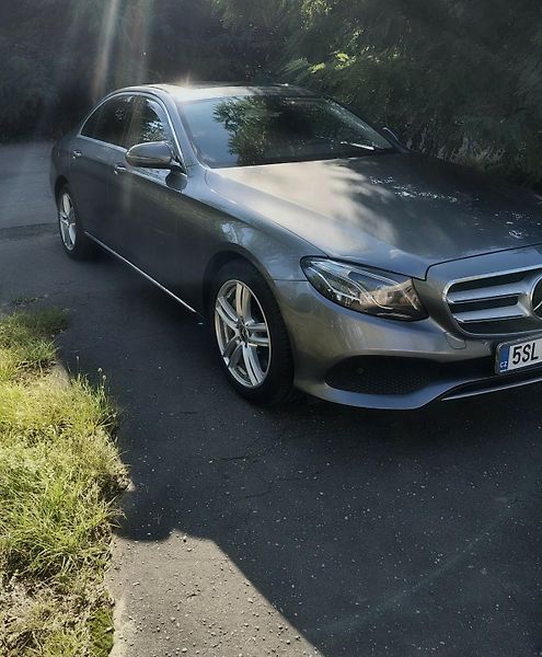 Mercedes-Benz Třídy E (2017) Mercedes E 350 D 4 matic - fotka 6 z 24