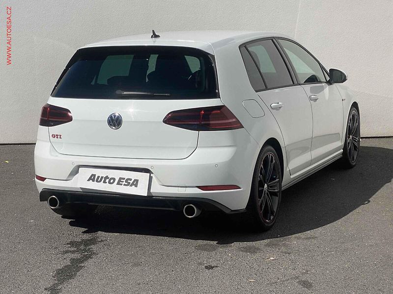 Volkswagen Golf (2019) 2.0 TSi, GTi, DSG, 180kW, - fotka 4 z 19