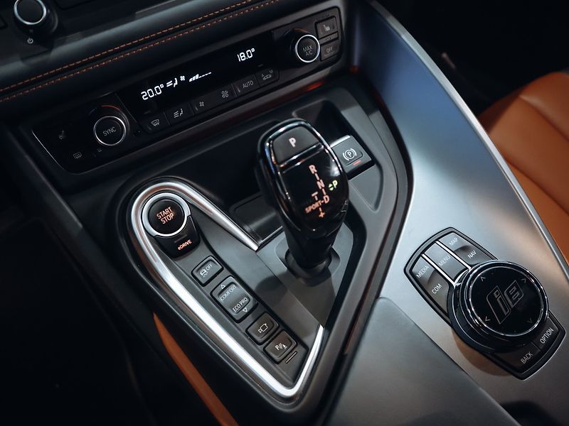 BMW i8 Ultimate Sophisto Edition Kupé - fotka 18 z 35