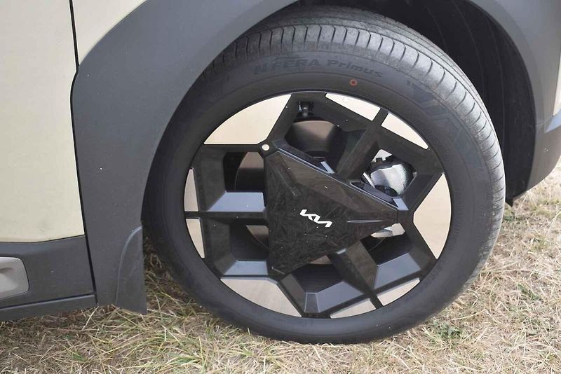 Nové SUV v nabídce korejské automobilky má neotřelý design.