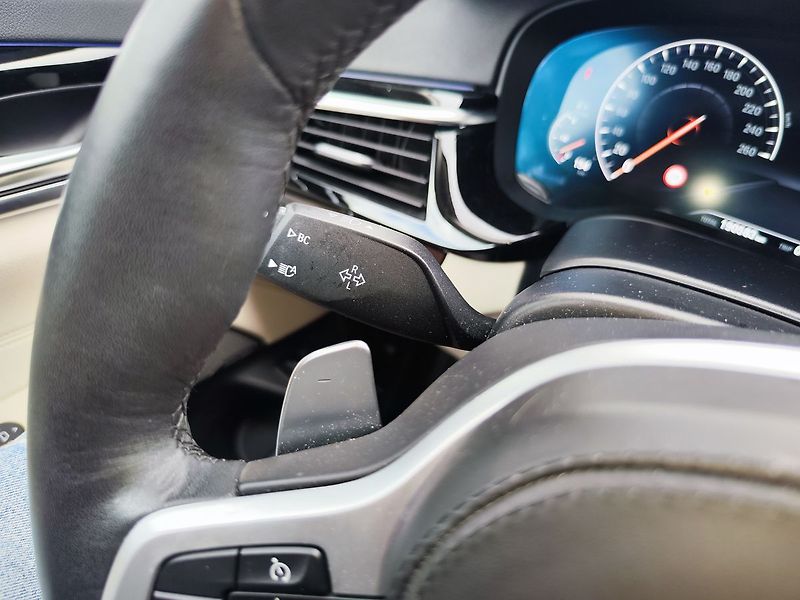BMW Řada 5 520d/140kW Sportline - fotka 28 z 34