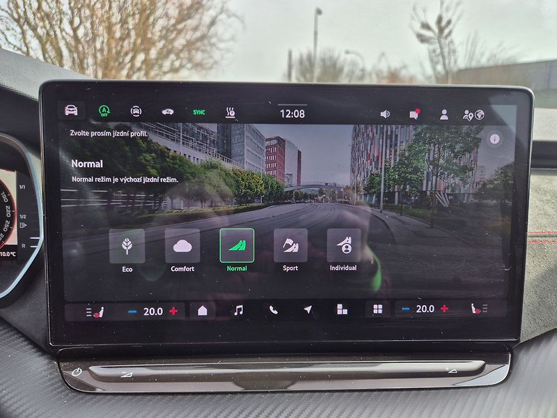 Škoda Octavia Combi RS 2,0 TSI 195kW DSG, we - fotka 33 z 39