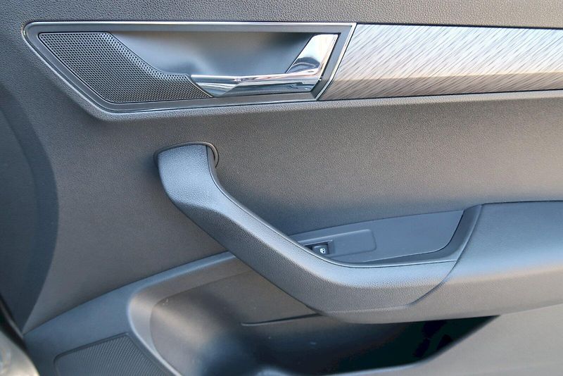 Škoda Karoq (2025) Top Selection 1.5 TSI 110 kW D - fotka 25 z 28