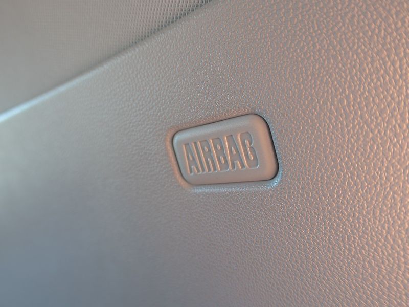 BMW Řada 1 (2010) 116i 90KW – DIGI KLIMA - fotka 30 z 38