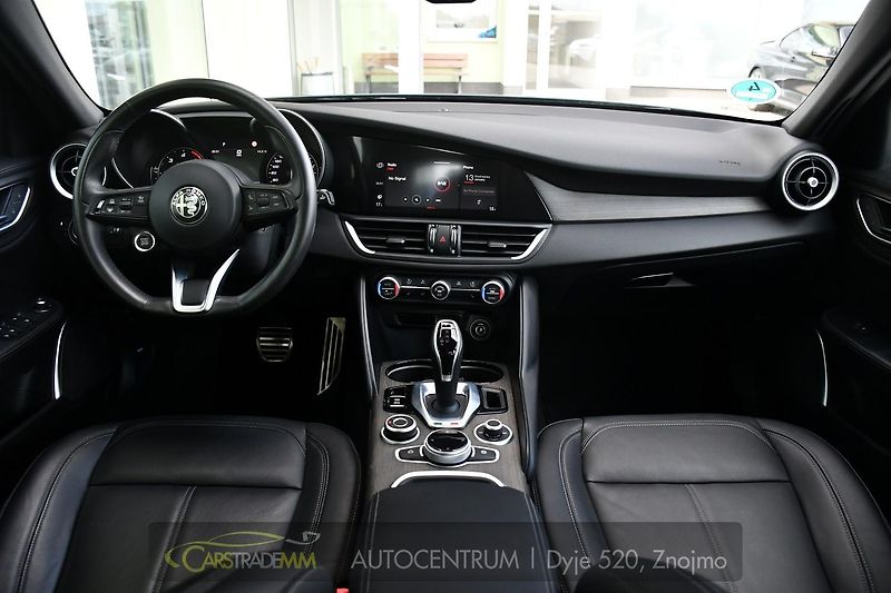 Alfa Romeo Giulia 2.2JTDm 154kw Ti - fotka 20 z 53