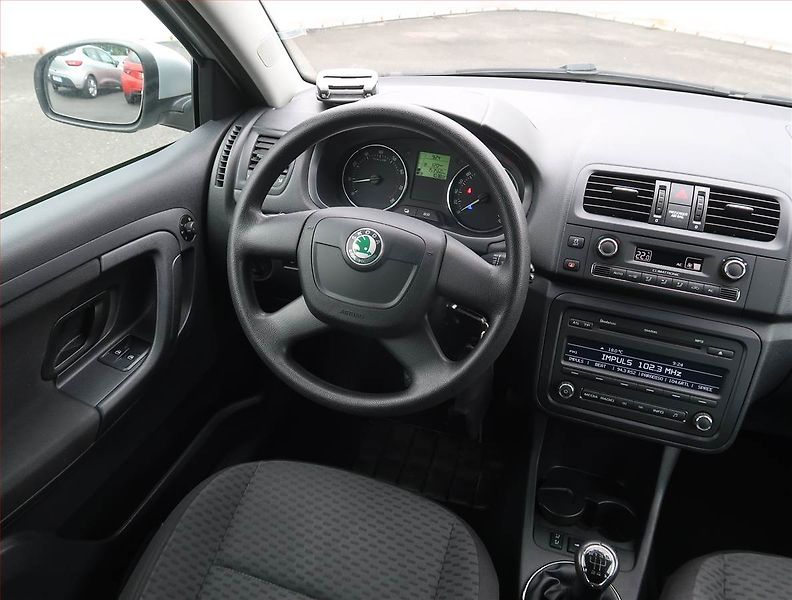 Škoda Fabia (2011) Ambition 1.2 TSI, Serv.kniha - fotka 7 z 18