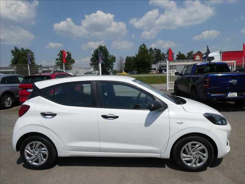 Hyundai i10 1,0 i 49kW 1.majitel, DPH, ČR - fotka 9 z 30