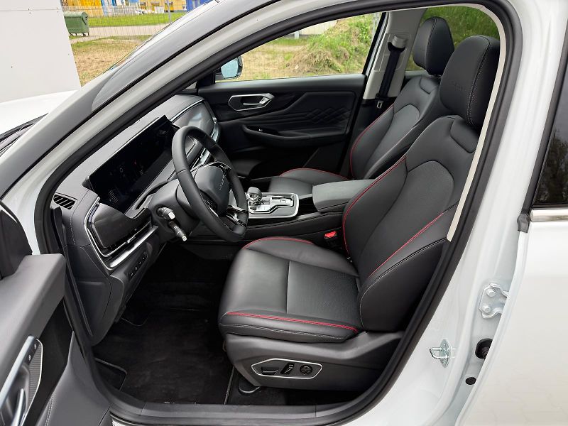 BAIC X7 1.5T 7DCT ALL IN - fotka 11 z 30