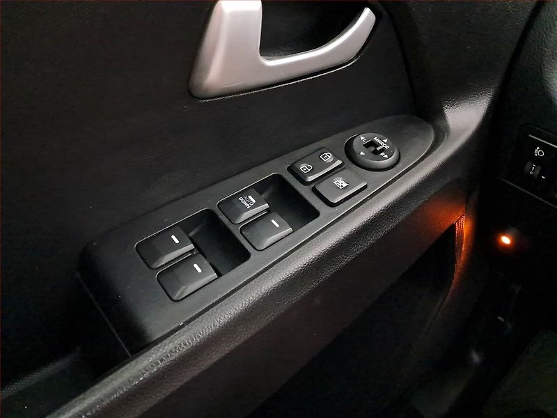 Kia Sportage (2012) 1.6 GDI, Serv.kniha, Navi - fotka 15 z 15