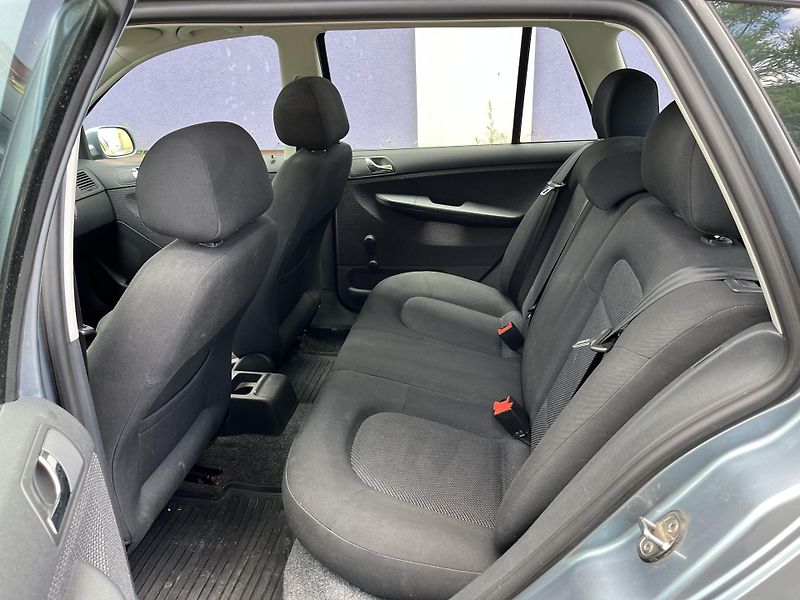 Škoda Fabia 1,4i 16V /74kW/1.maj./servis. - fotka 14 z 30