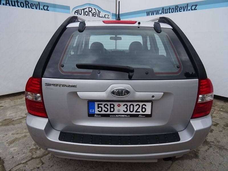 Kia Sportage (2006) 2.0i,104kW,4X4,ALU - fotka 18 z 20