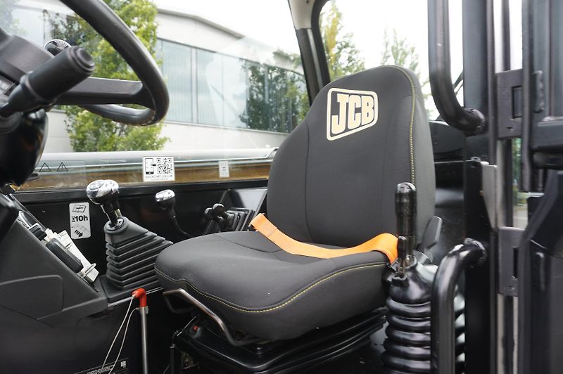 JCB (2019) 540-140 telescopic loader  - fotka 20 z 24
