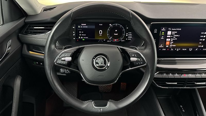 Škoda Octavia 2.0 TDI DSG Style Combi - fotka 9 z 24