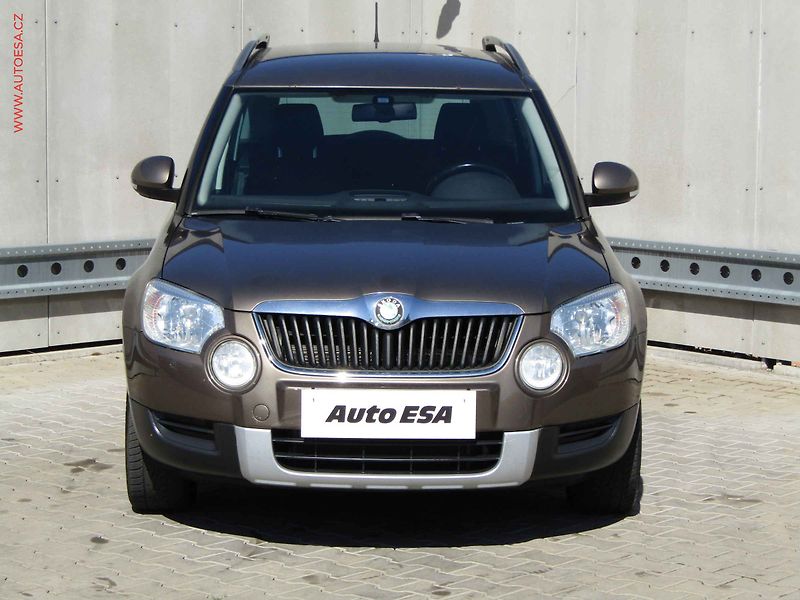 Škoda Yeti (2010) 2.0 TDi 4x4, AC, tempo, park - fotka 2 z 17