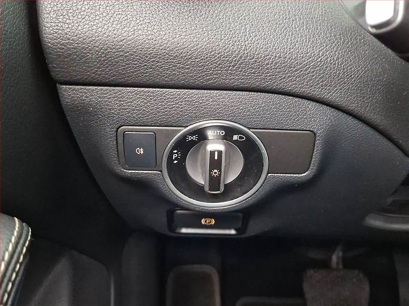 Mercedes-Benz CLA (2017) 200 CDI, Automat, Kůže, Navi - fotka 21 z 23
