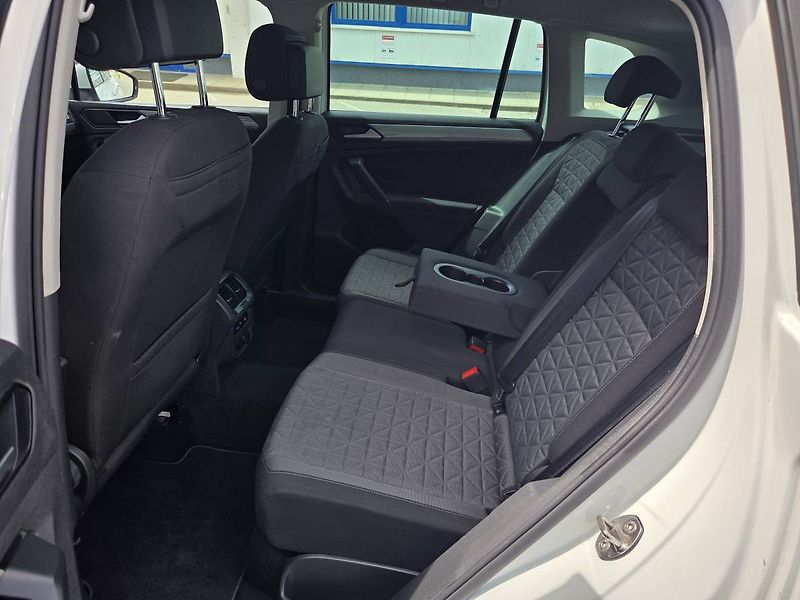 Volkswagen Tiguan (2021) 2.0 TDI DSG - fotka 32 z 46