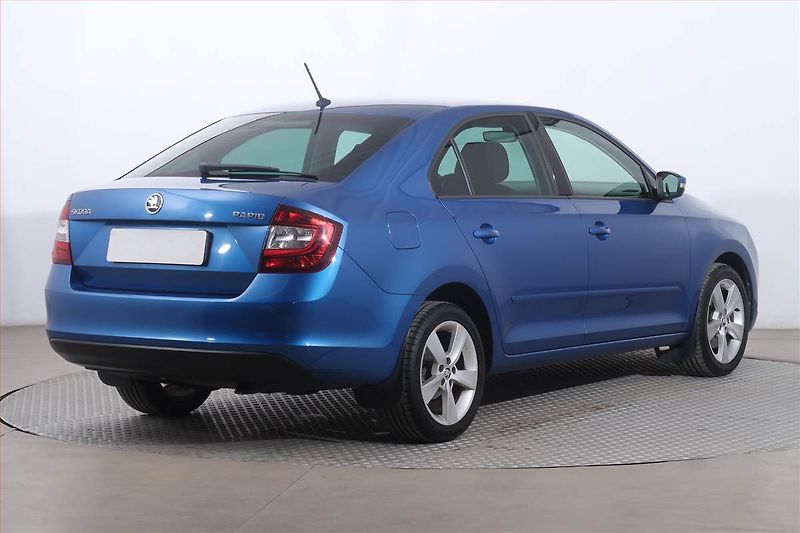 Škoda Rapid (2018) 1.0 TSI, Navi, Tempomat - fotka 5 z 23