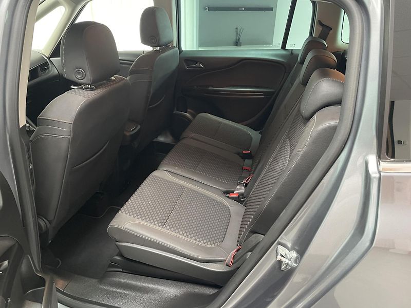 Opel Zafira 1.6 CDTi ČR 1.MAJ. TOP !! - fotka 18 z 26