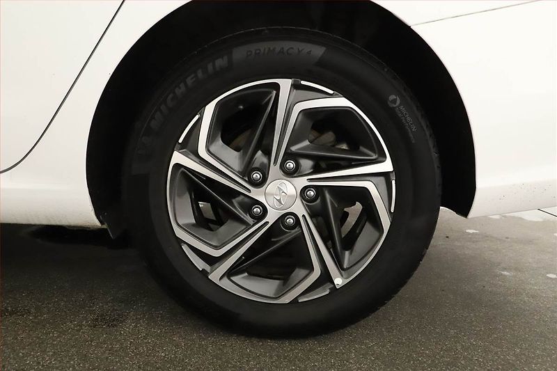 Hyundai i30 (2023) Comfort 1.0 T-GDI, Automat, ČR - fotka 14 z 14