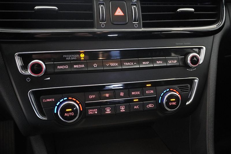 Kia Optima  SW 2,0 GDI PHEV AUT, - fotka 19 z 35
