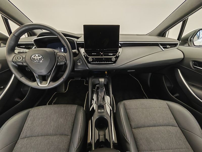 Toyota Corolla 1.8 Hybrid e-CVT Touring Sport - fotka 13 z 40