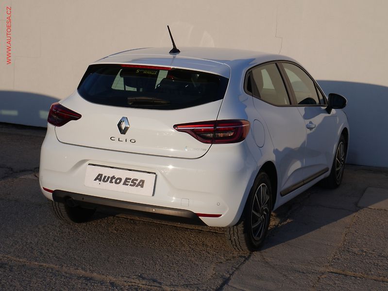 Renault Clio (2022) 1.0 TCe, 2.maj,ČR - fotka 6 z 17