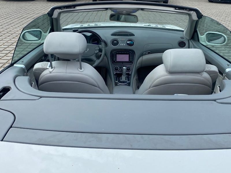 Mercedes-Benz SL (2003) 500  5,0 V8 (225kW) Aut. BA - fotka 28 z 30