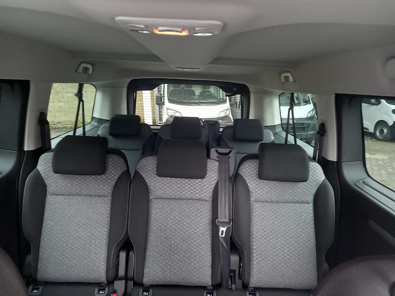 Peugeot Traveller (2026) Active L3 2.2 BlueHDi 150 man - fotka 25 z 32