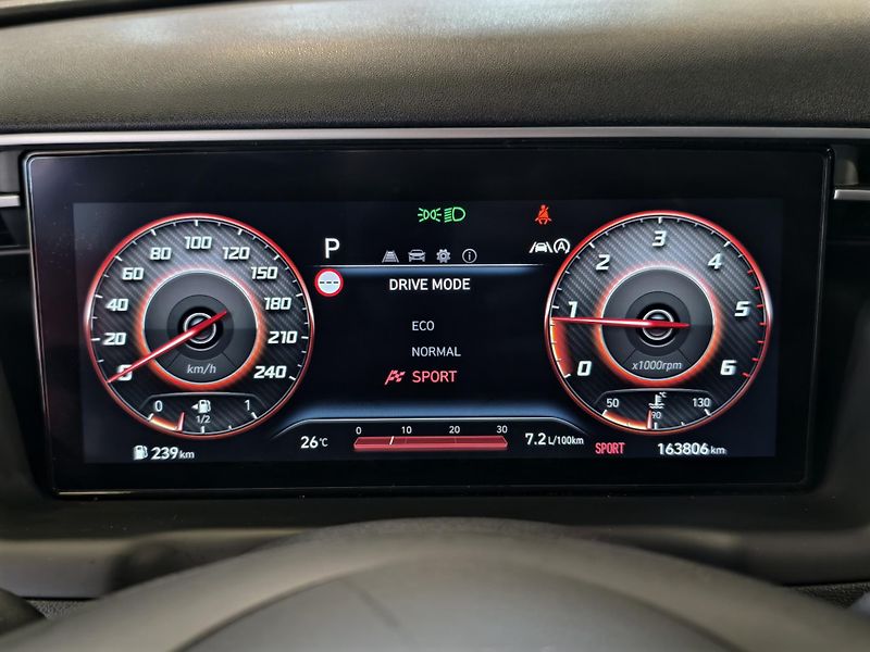 Hyundai Tucson 1.6 CRDi MHEV 100kW SMART, DPH - fotka 19 z 26