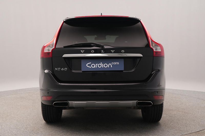 Volvo XC60 D4 AWD SUMMUM AUT CZ 1.maj - fotka 9 z 40