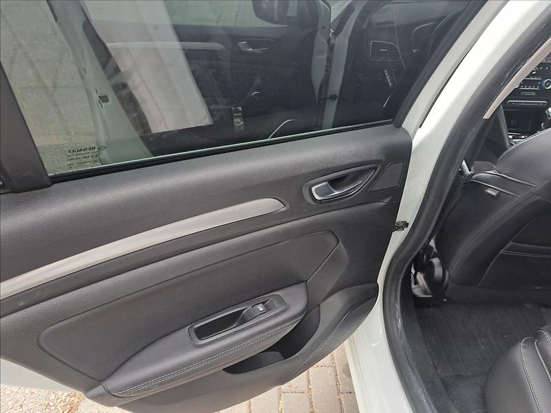 Renault Mégane 1,6 i LPG - fotka 22 z 37