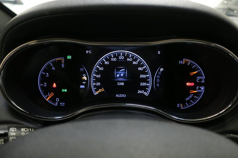 Jeep Grand Cherokee (2016) 3.0TD V6 140 kW ČR VZDUCH - fotka 17 z 50