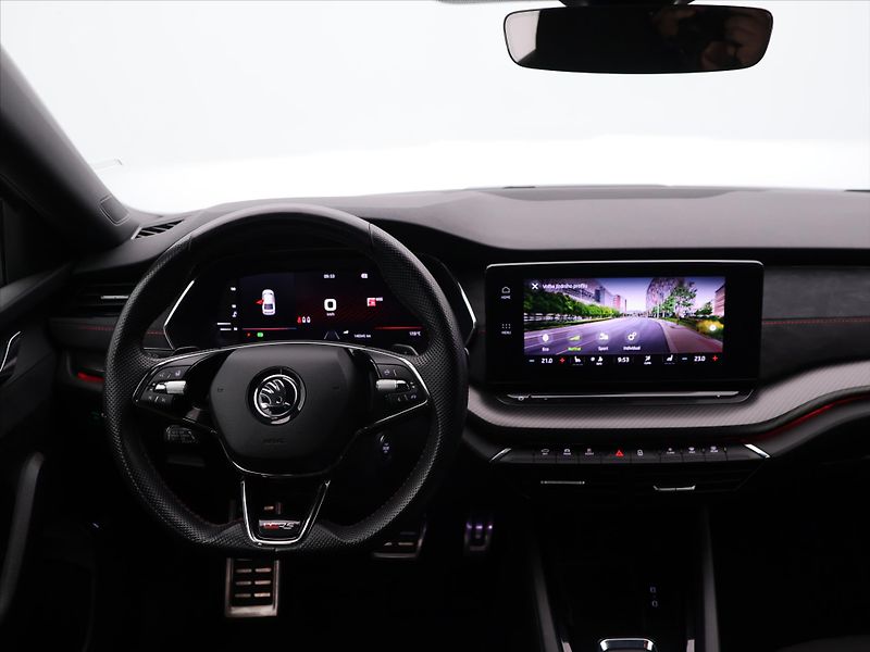 Škoda Octavia 2,0 TSI RS 180kW DSG CZ 1.Maj - fotka 22 z 30