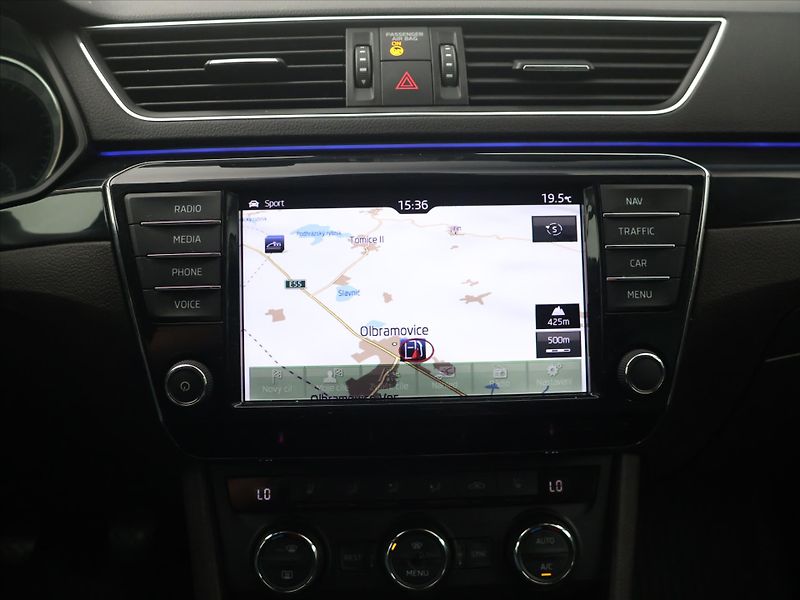 Škoda Superb 2,0 TDI 140kW L&K Navi CZ - fotka 18 z 30