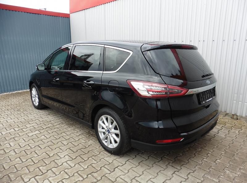 Ford S-MAX 2.0 TDCi Titanium Navi - fotka 3 z 12