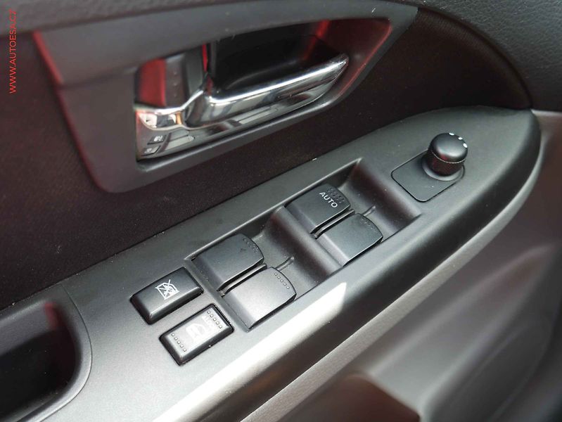 Suzuki SX4 (2010) 1.6 VVT 4x4, ČR, GLX, +kola - fotka 11 z 18