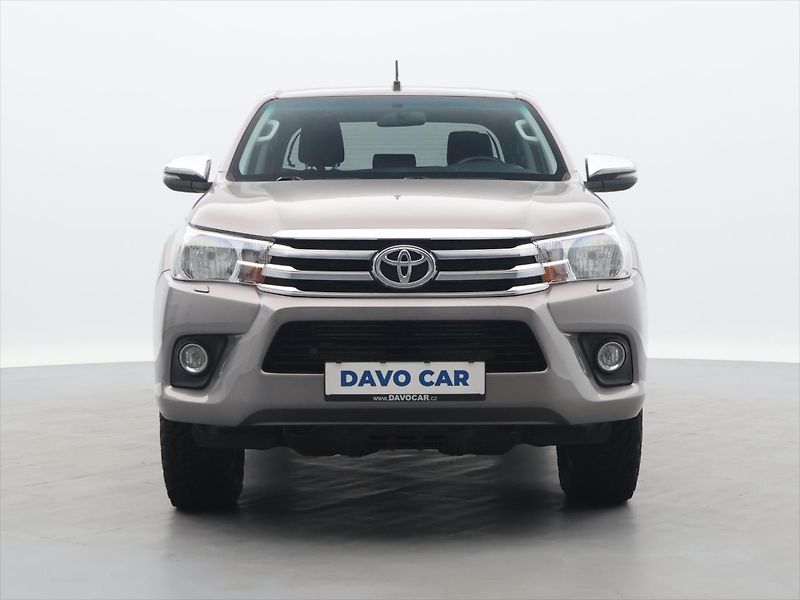 Toyota Hilux 2,4 D-4D 110kW Automat Tažné - fotka 2 z 28