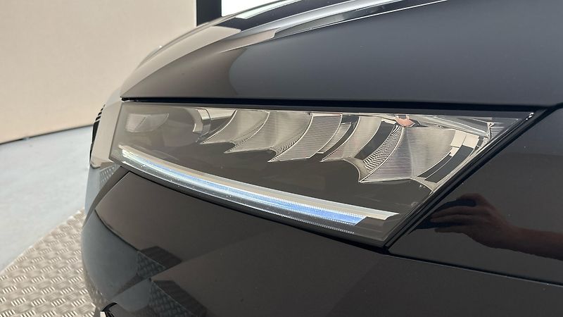 Škoda Octavia 2.0 TDI Style Combi - fotka 18 z 25