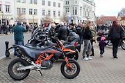 Z příjezdu spanilé jízdy motocyklů do Poděbrad.