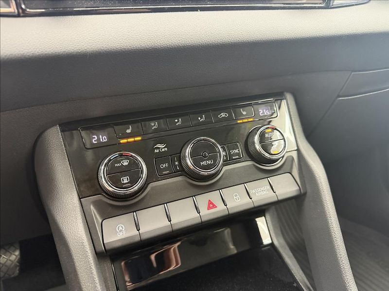Škoda Karoq 2,0 TDi, DSG,NAVI,TZ,LED - fotka 14 z 28