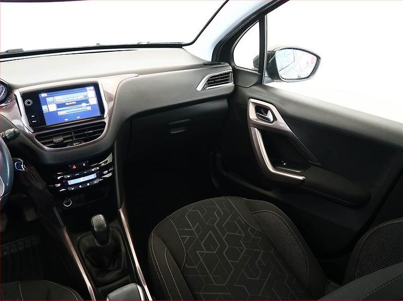 Peugeot 2008 (2015) 1.6 VTi, Tempomat - fotka 8 z 15