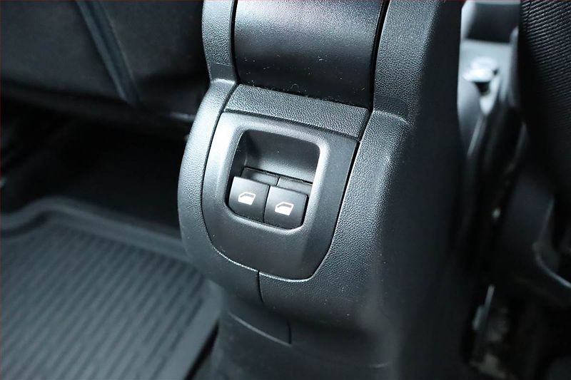 Peugeot 301 (2014) 1.2 VTi, Automat, Serv.kniha - fotka 17 z 17