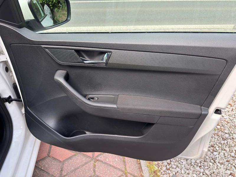 Škoda Fabia 1.0Tsi 70kW 1.MAJ ČR TAŽNÉ  - fotka 22 z 23