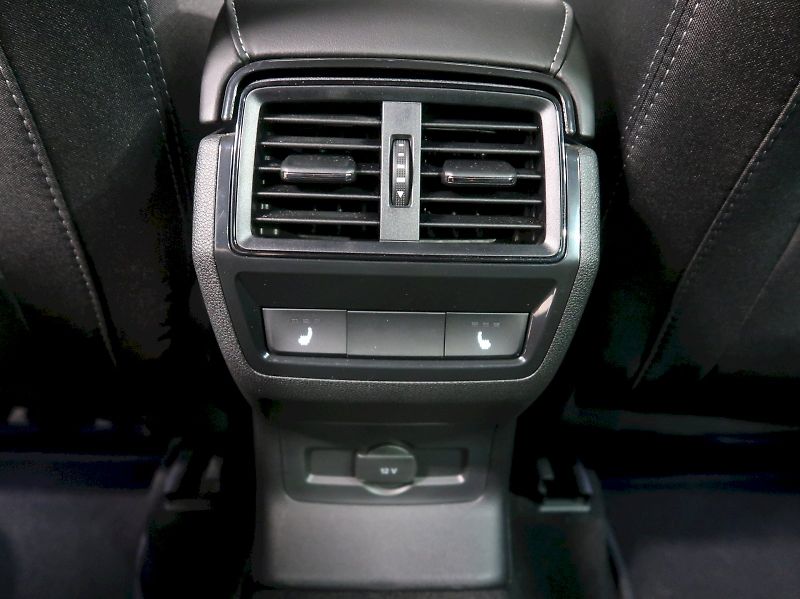 Škoda Karoq (2026) SPORTLINE 2.0TDI 110KW 4X4 DSG - fotka 31 z 35