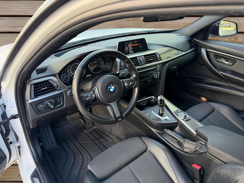 BMW Řada 3 (2014) + 335d + X-DRIVE + HEAD UP +  - fotka 15 z 24