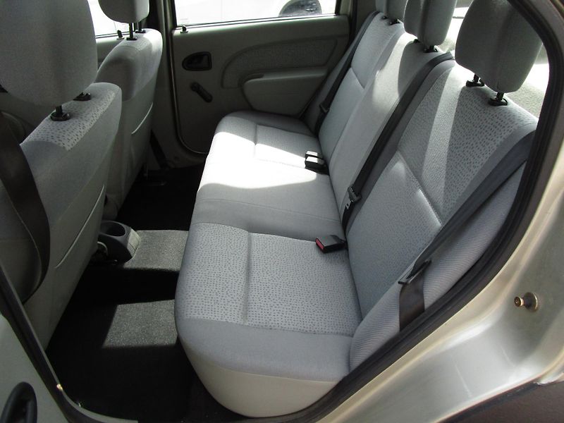 Dacia Logan 1,4-55W-KOUPENA V ČR - fotka 8 z 13