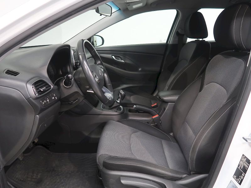 Hyundai i30 (2019) 1.6CRDI 85KW - fotka 13 z 29
